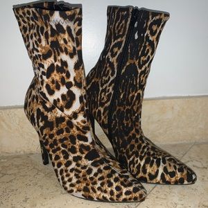 Leopard boots/heeled/7